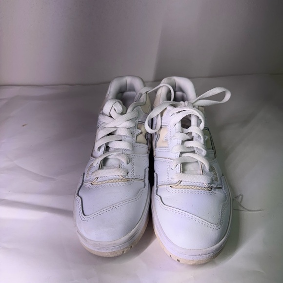 Used New Balance White Sneakers women’s sz 5 550 shoes - Picture 4 of 9
